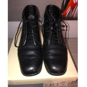 Black ankle high boots